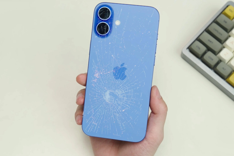 Kính lưng iPhone 16 Plus