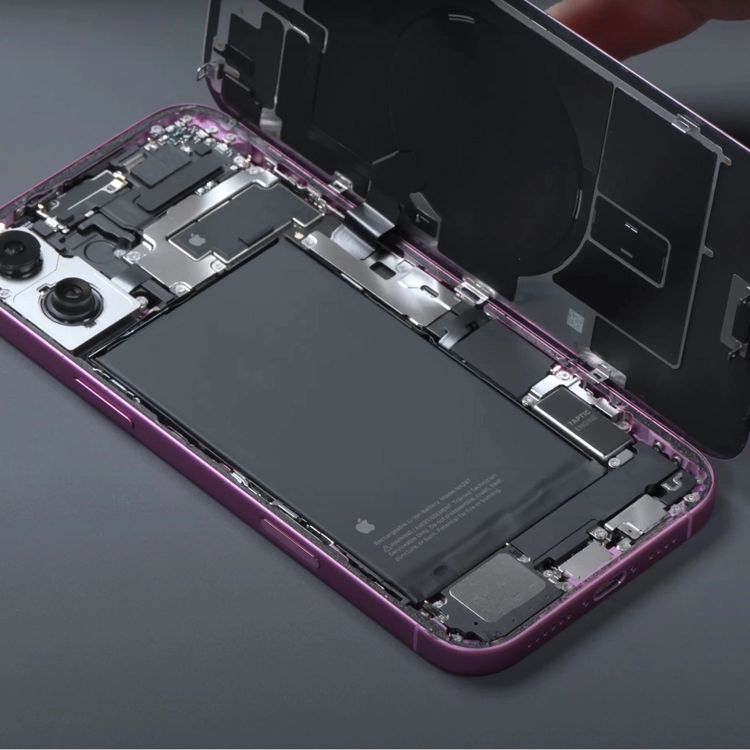 Kính lưng iPhone 16 Plus