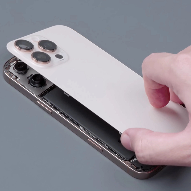 Kính lưng iPhone 16 Pro