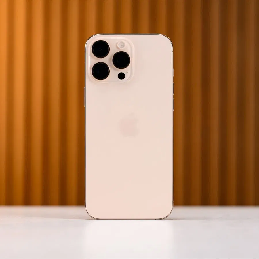 Kính lưng iPhone 16 Pro Max