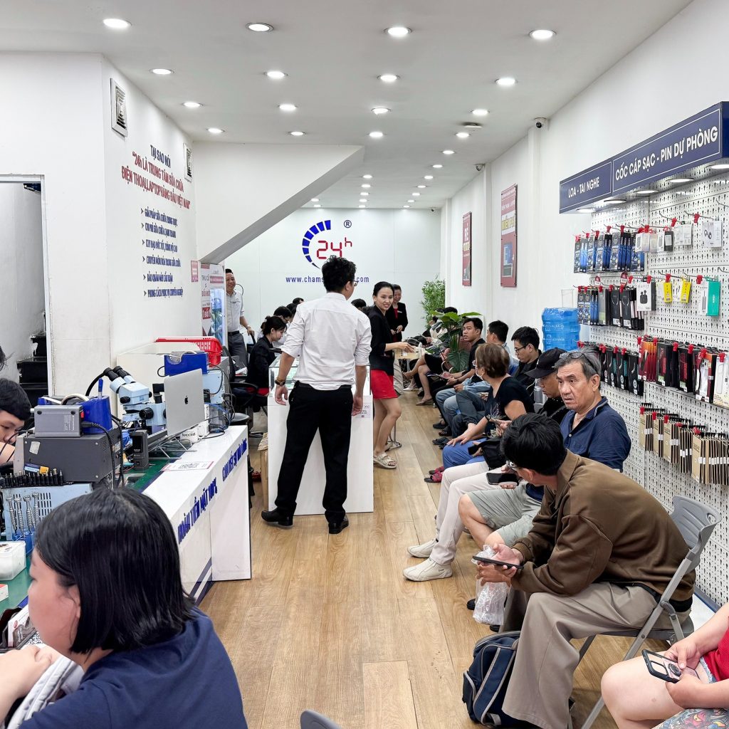 Kính lưng iPhone 16 Pro Max