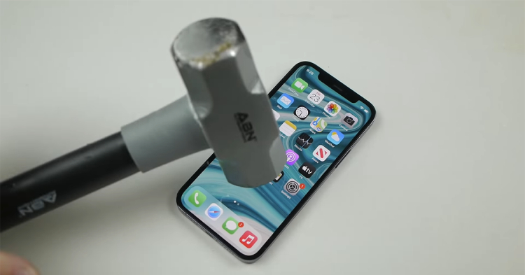 Màn hình iPhone 16