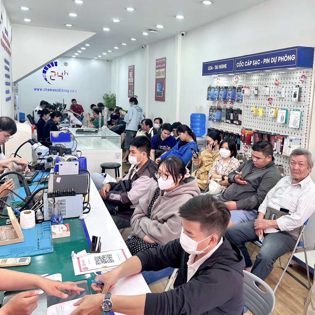 Kính lưng iPhone 17