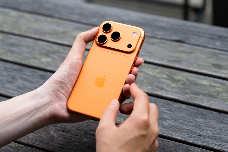 Kính lưng iPhone 17 Pro