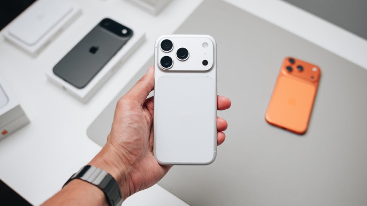 Kính lưng iPhone 17 Pro