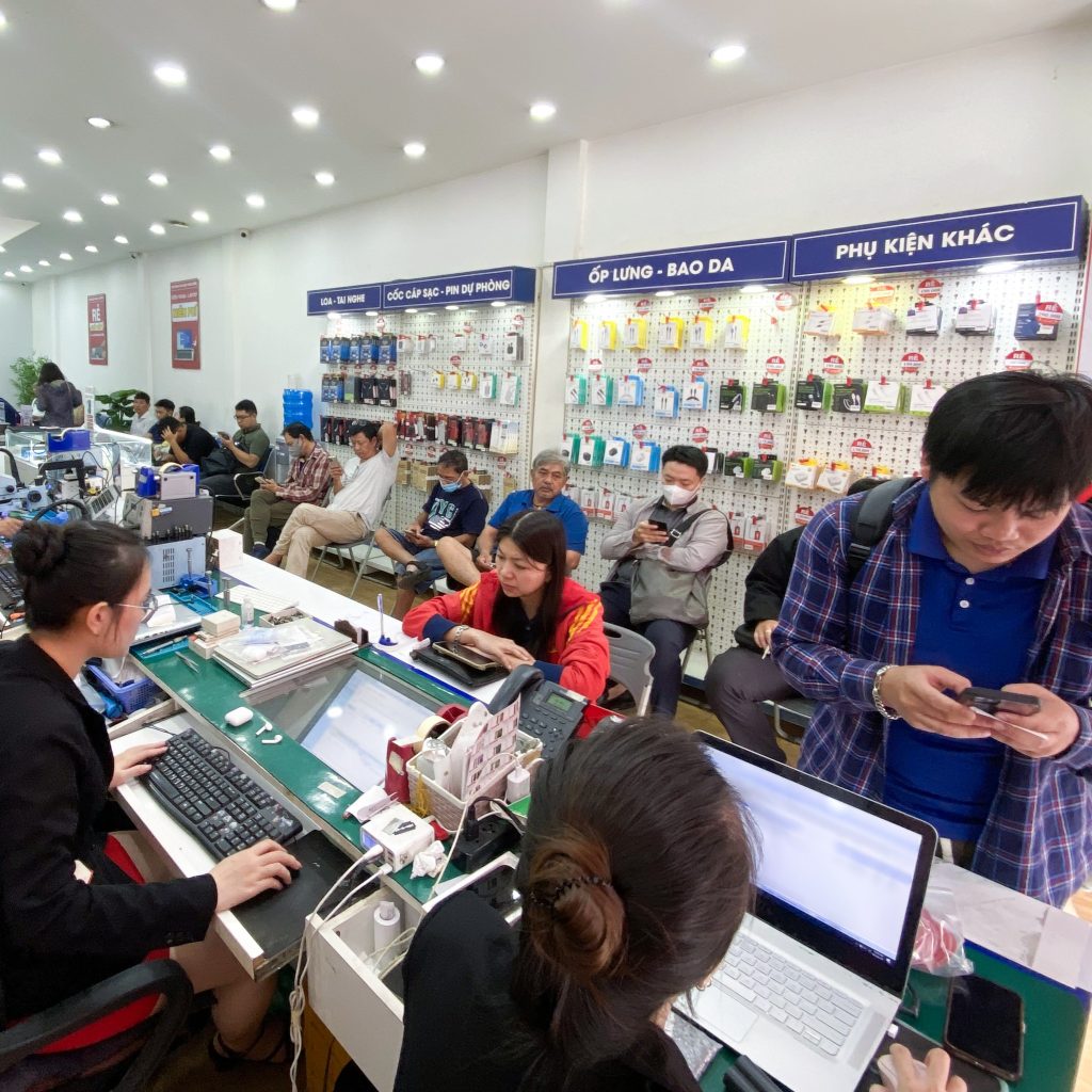 Mặt kính iPhone 17